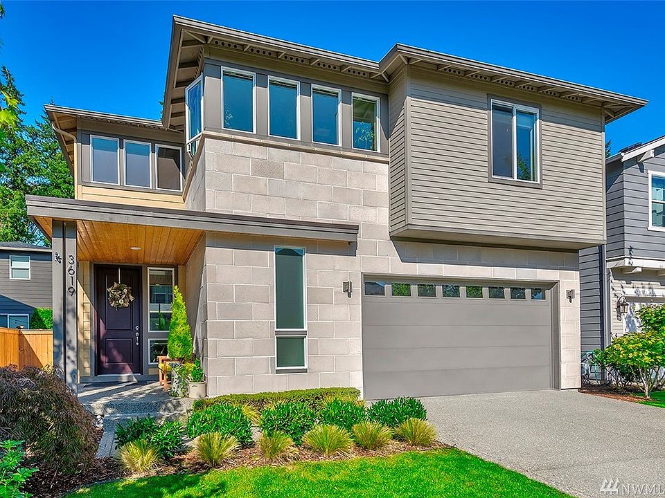 Beautiful contemporary home almost new, built in 2014. 