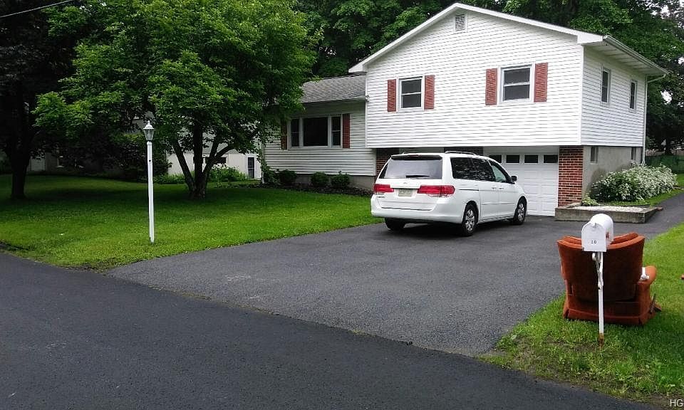1st image of 20 Brewster Dr
