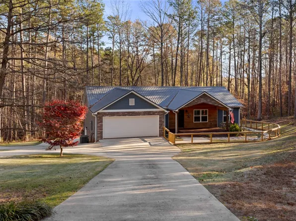 159 Honeywood Dr, West Union, SC 29696