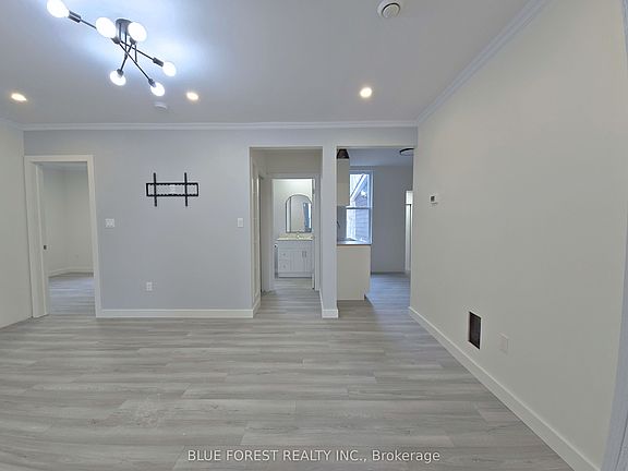 3rd image of 213 Furnival Rd Unit A