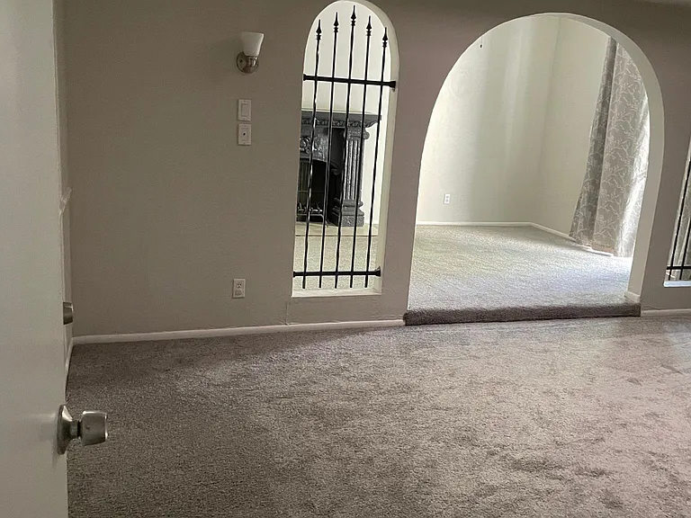 1422 E Steamboat Bend Dr — Photo 18