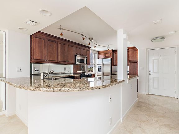 5th image of 3901 S Flagler Drive #503
