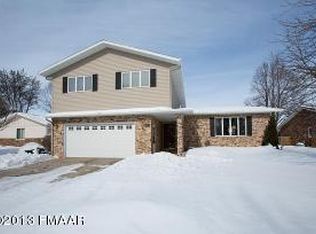 80 N Woodcrest Dr N, Fargo, ND 58102