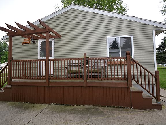 3rd image of 1360 Alberta Ave
