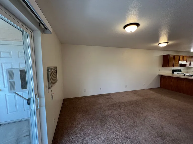 2941 W Lorraine Ave #1-10 — Photo 4