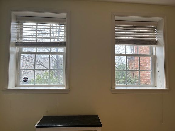 2nd image of 2991 Myrtlewood Dr