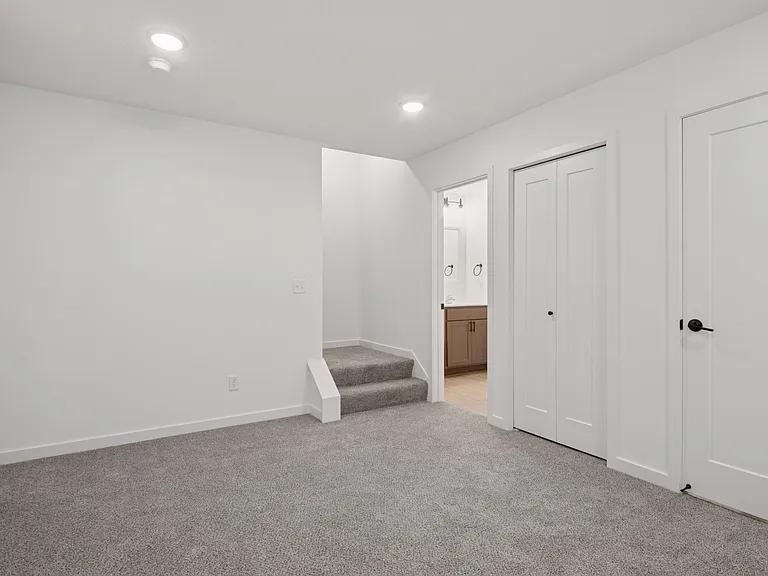 2062 Como Ave #2 — Photo 17