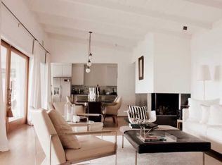 1687 Woods Dr, Los Angeles, CA 90069
