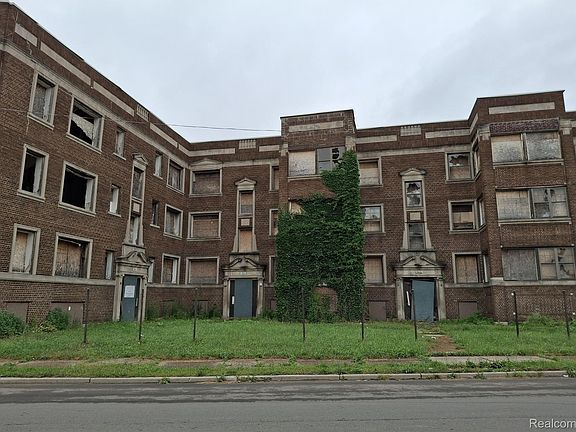 4th image of 3931 McGraw St