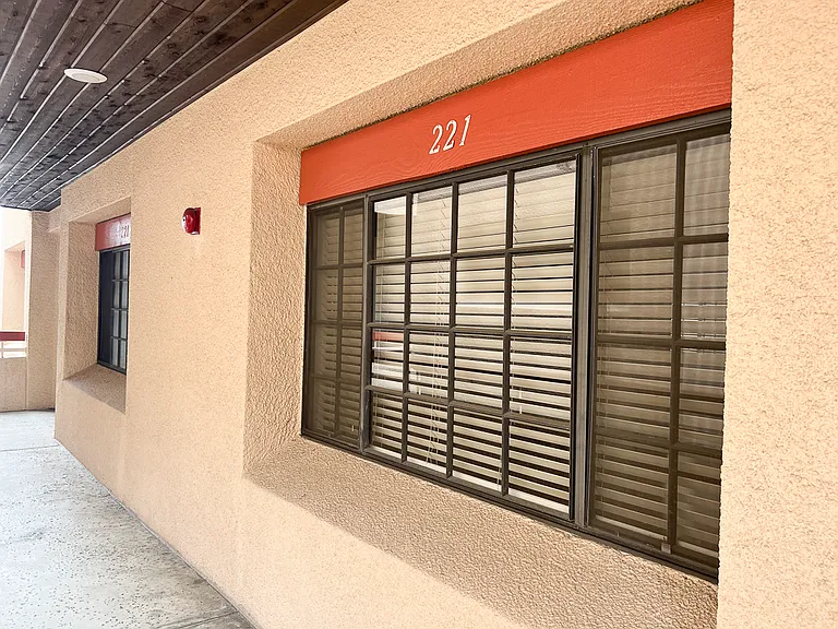 941 W Carson St #221 — Photo 18