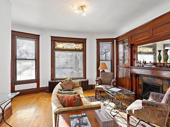 4th image of 1503 Fremont Ave N #1