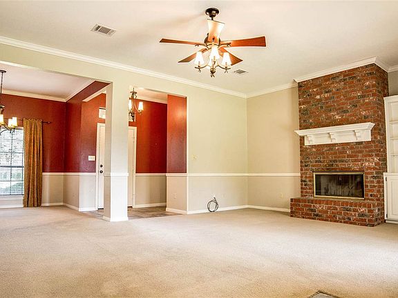 3rd image of 626 Harvest Ln