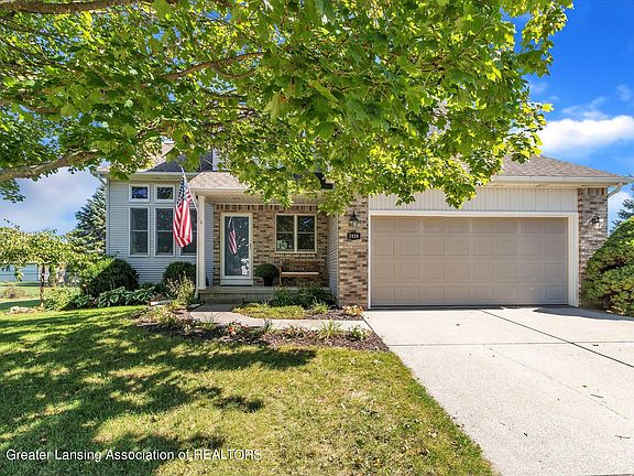 3rd image of 2420 Featherstone Dr