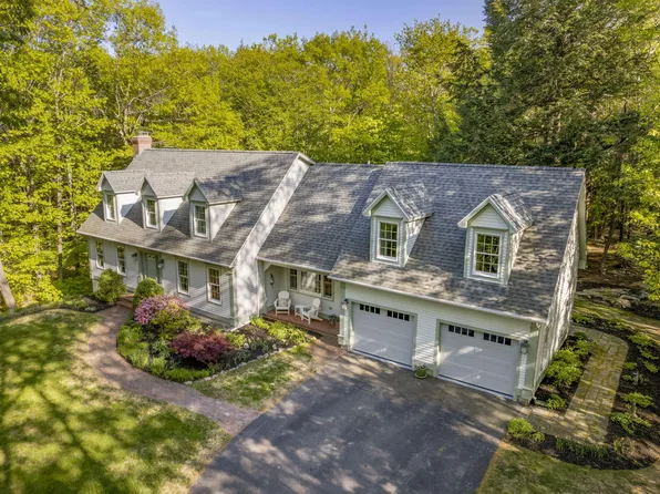 71 Hunter Way, Falmouth, ME 04105