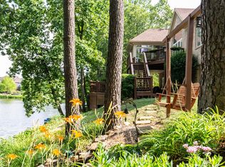 415 Landis Lakes Ct, Louisville, KY 40245