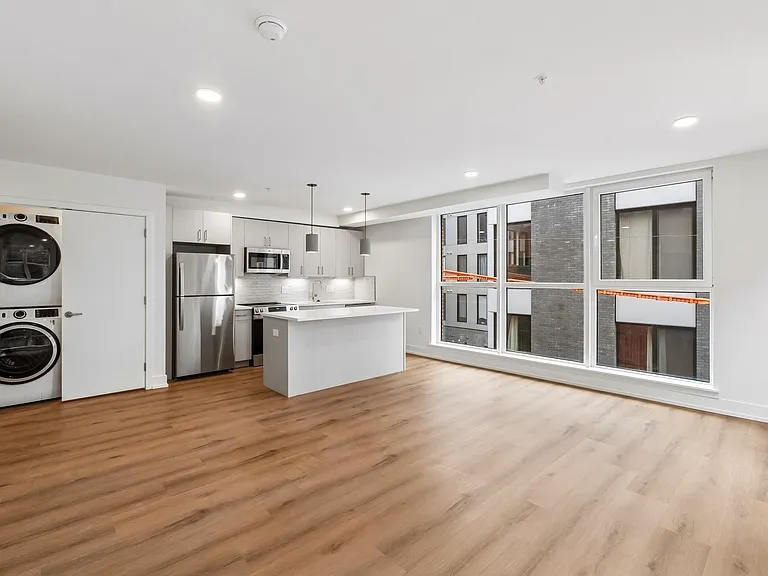 1813 N Howard St — Photo 15