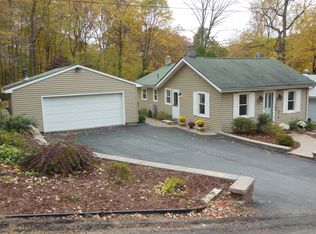 6 Squirrelwood Rd, Oak Ridge, NJ 07438