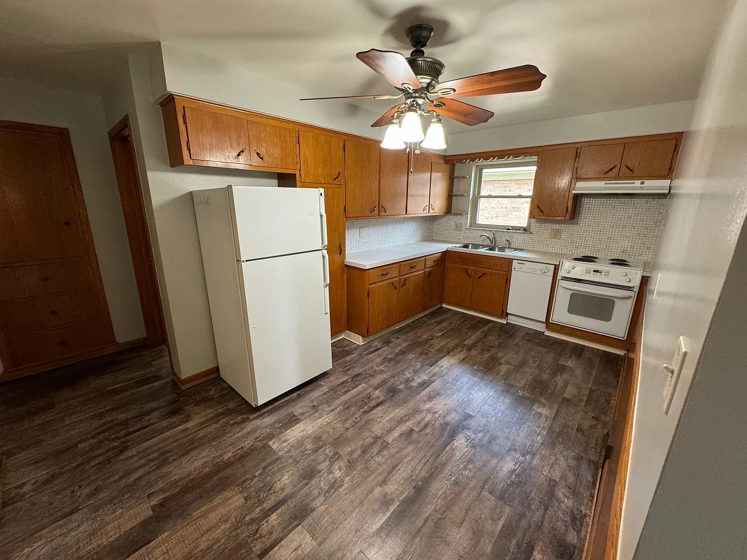 2 bed, 800 sqft, $1,200 — Photo 4
