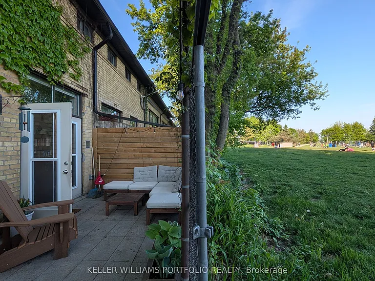 347 Sorauren Ave #122 — Photo 26