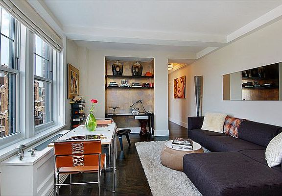 3rd image of 27 W 72nd St #1510