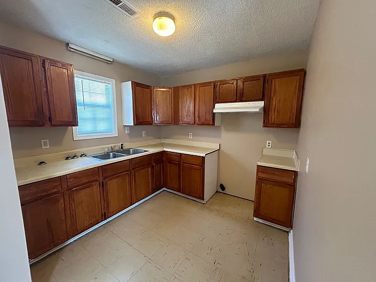 9 Tina Drive — Photo 4
