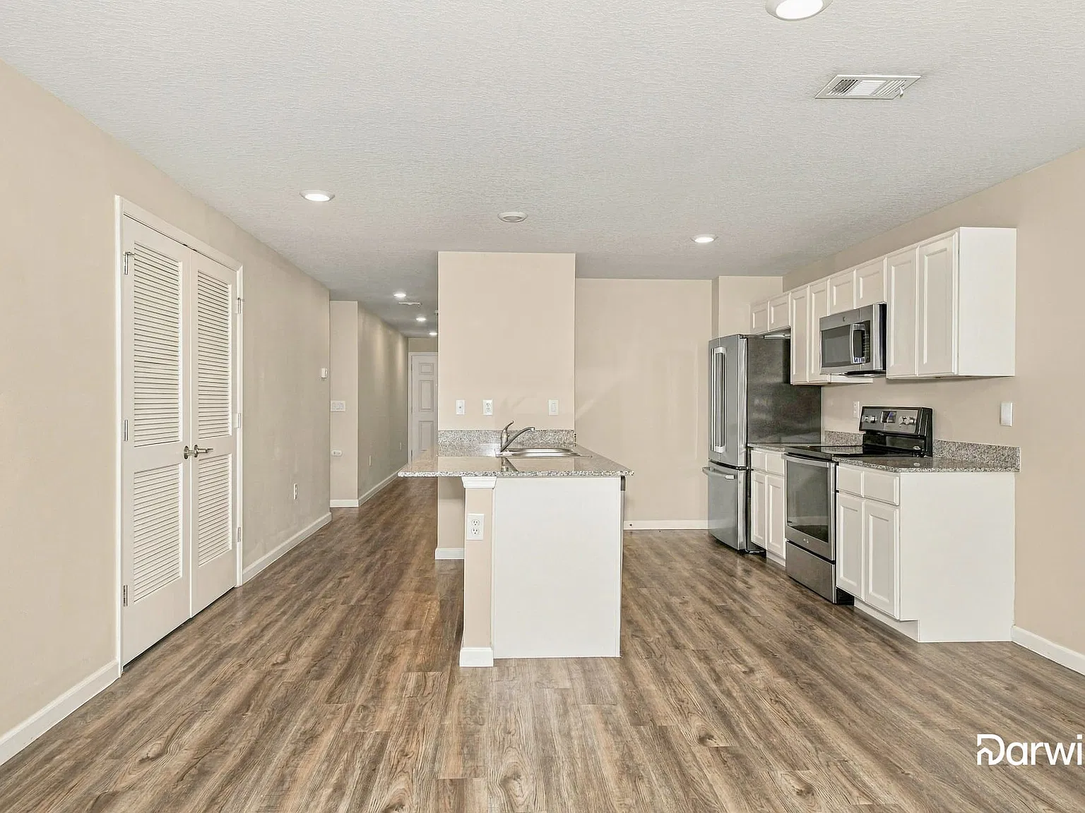 4 bed, 2.0 bath, 1517 sqft, $1,795 — Photo 2