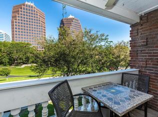 4432 J C Nichols Pkwy APT 2S, Kansas City, MO 64111