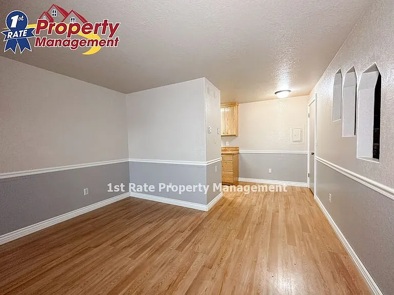 Bond Apartments — Photo 39