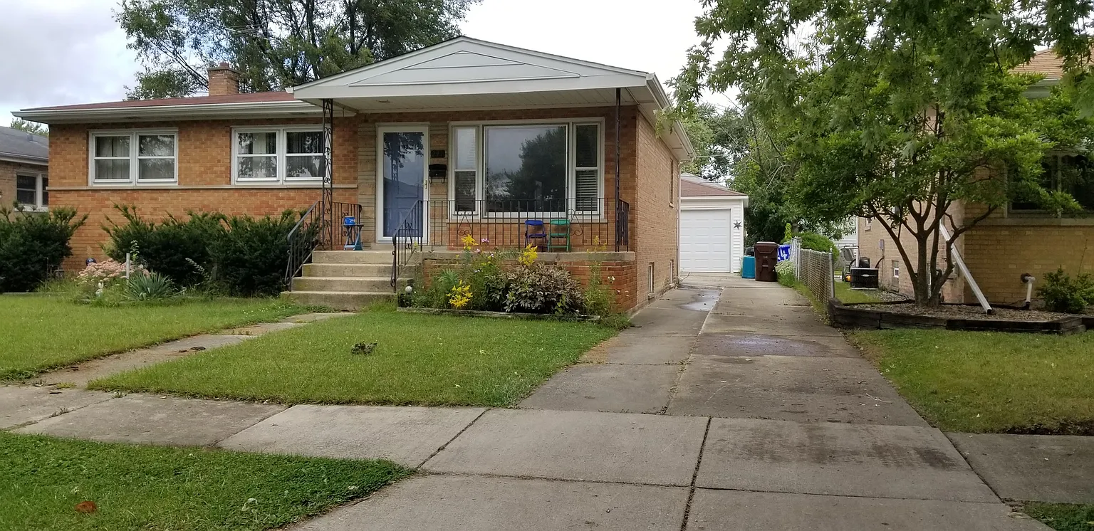 241 Chestnut Ave photo 1