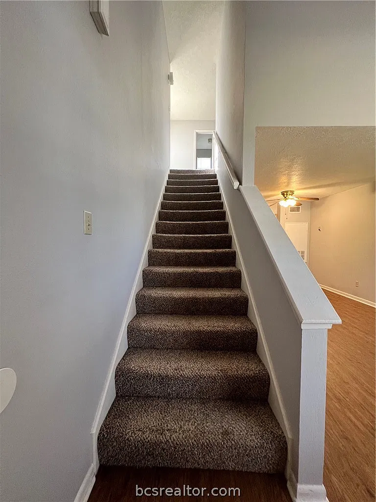 1 bed, 715 sqft, $1,000 — Photo 2