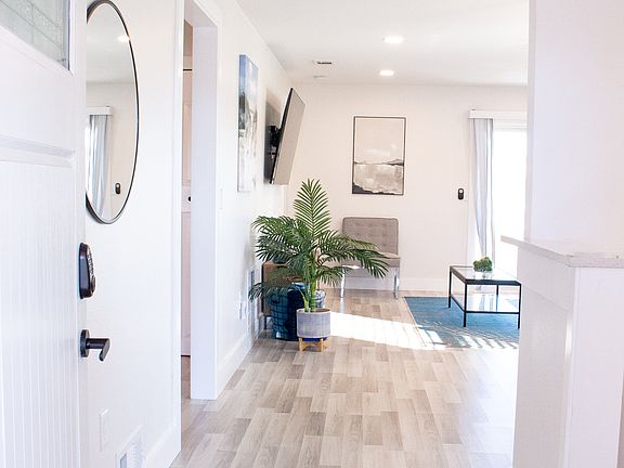 2nd image of 8 Bay Acres Ave #6