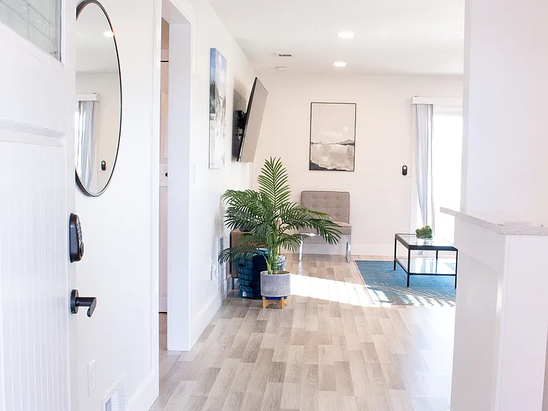 8 Bay Acres Ave #6 — Photo 2