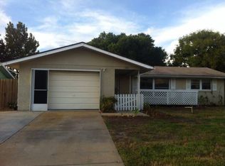 8243 Fox Hollow Dr, Port Richey, FL 34668