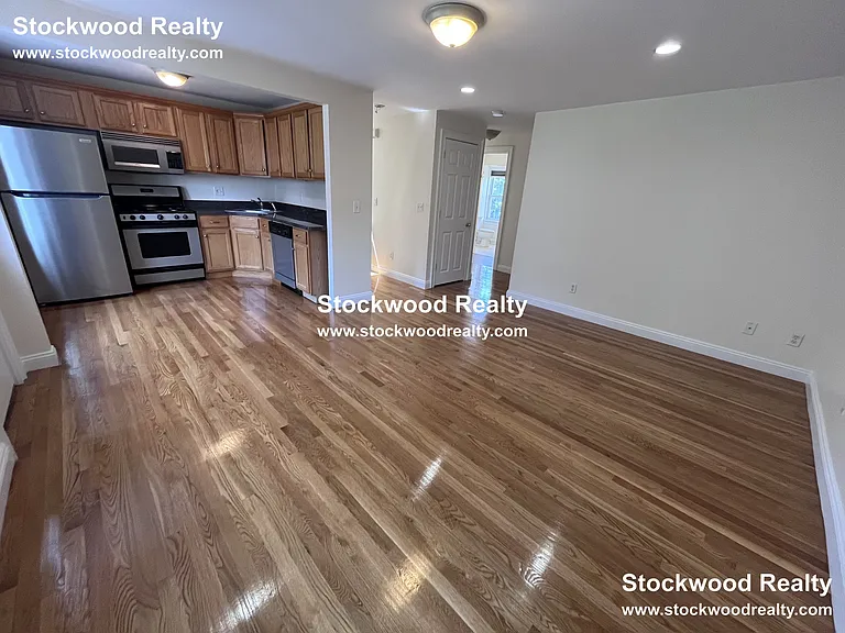 16 Gates St #3 — Photo 2