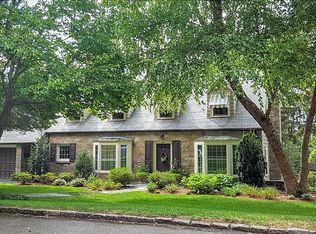 36 High Gate Rd, Cranston, RI 02920