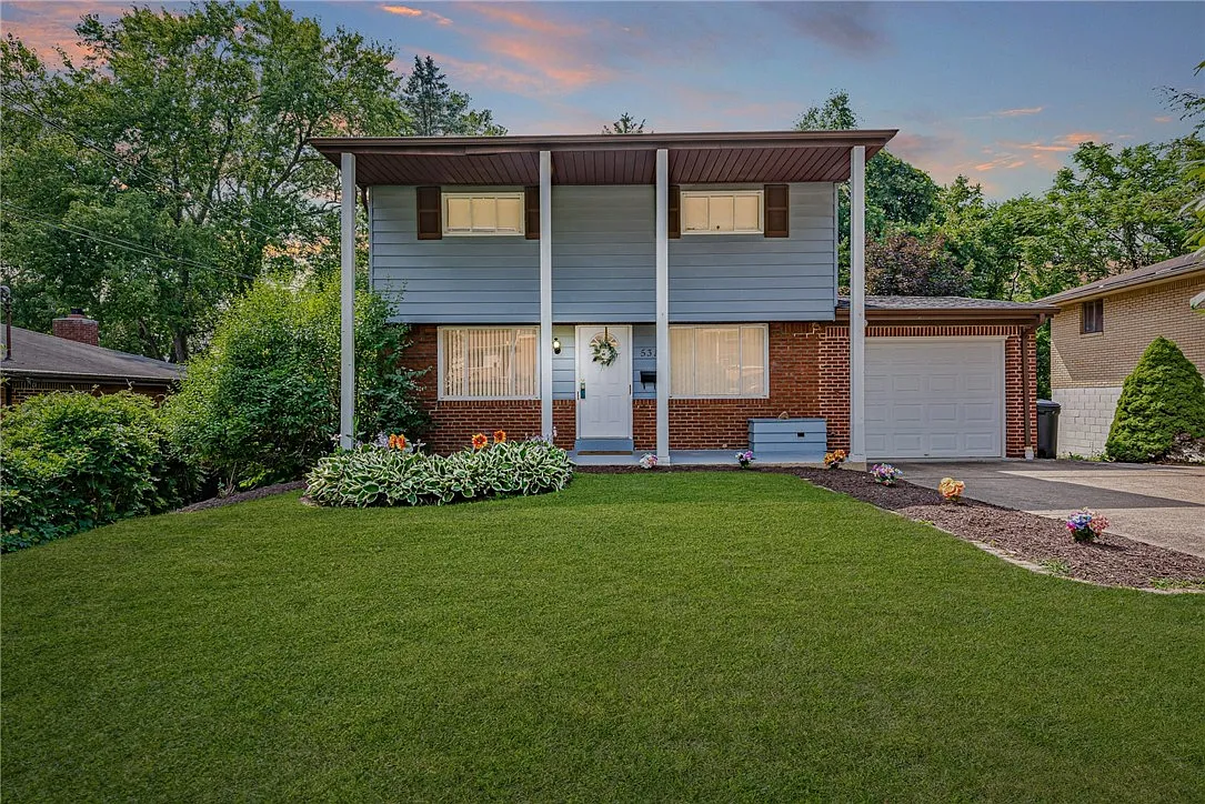 531 Sunnyfield Dr photo 1