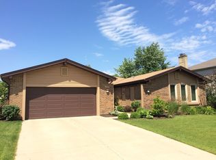 946 S Stonehedge Ln, Palatine, IL