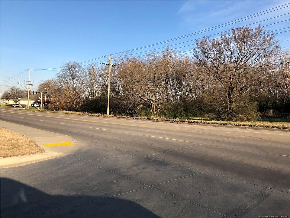 2nd image of 3600 Chandler Rd