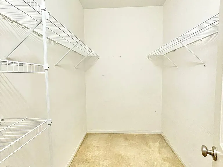 786 Four Seasons Blvd — Photo 8