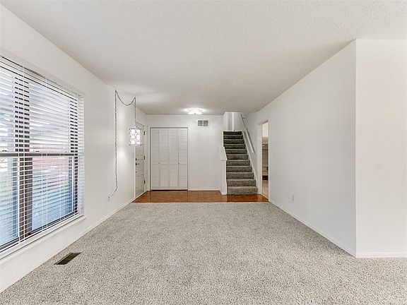 4th image of 11708 Oakdale St
