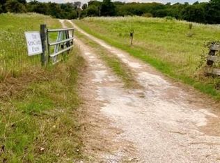 208 New Castle Dr, Red Rock, TX 78662