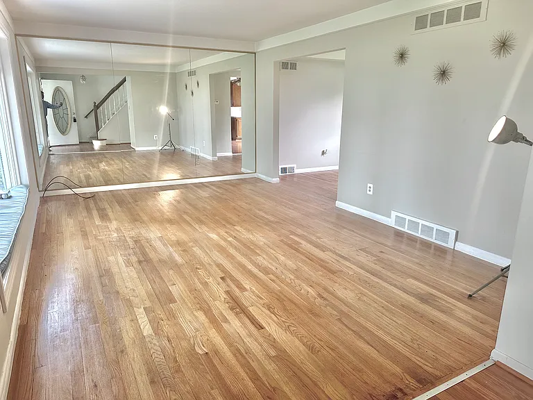32307 Cambridge Dr — Photo 15
