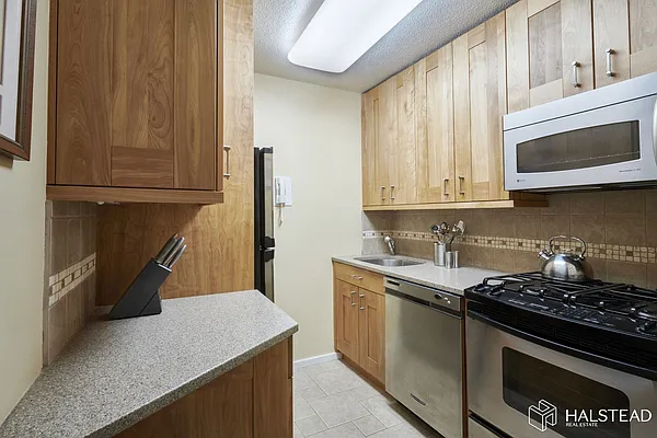 Sold by Brown Harris Stevens | media 19