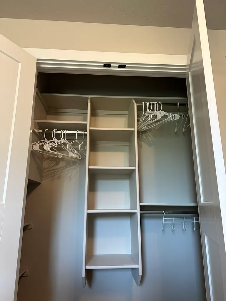 3 bed, 2.5 bath, 2000 sqft, $1,050 — Photo 3