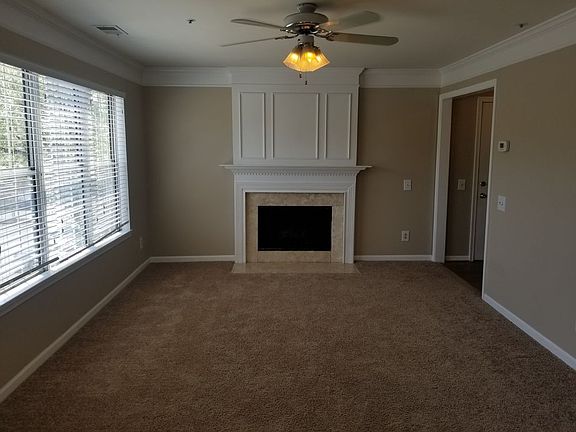 2nd image of 2818 Emma Lee St APT 302