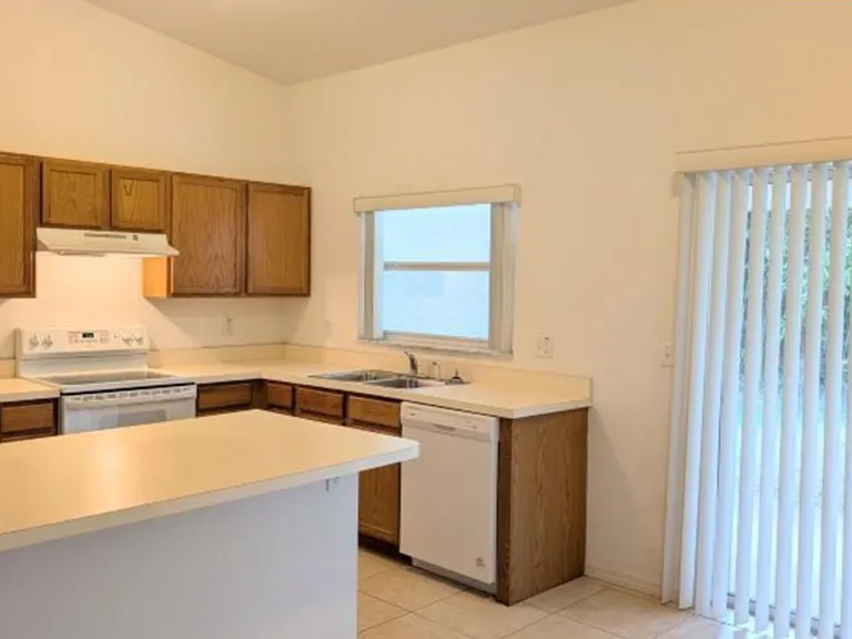 10 Eastern Pl #B — Photo 6