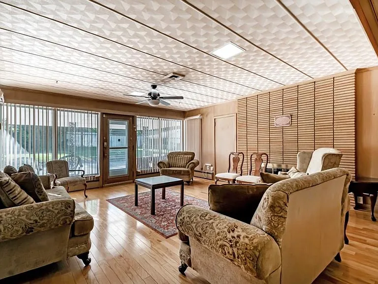 300 Edgedale Dr — Photo 19