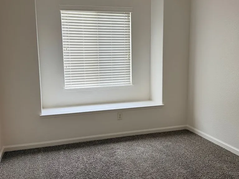 2520 Roman Dr — Photo 12