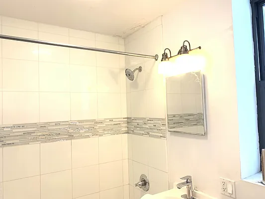 Rented by Tapiro Realty | media 49