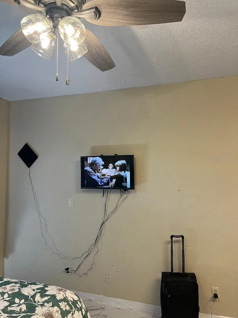 1 bed, 351 sqft, $1,050 — Photo 3